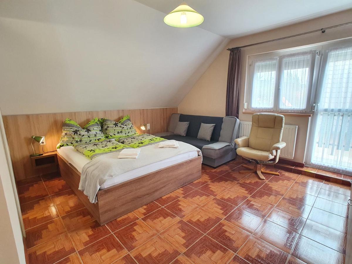 Krisztian Apartmanhaz Вонярцвашхедь Экстерьер фото