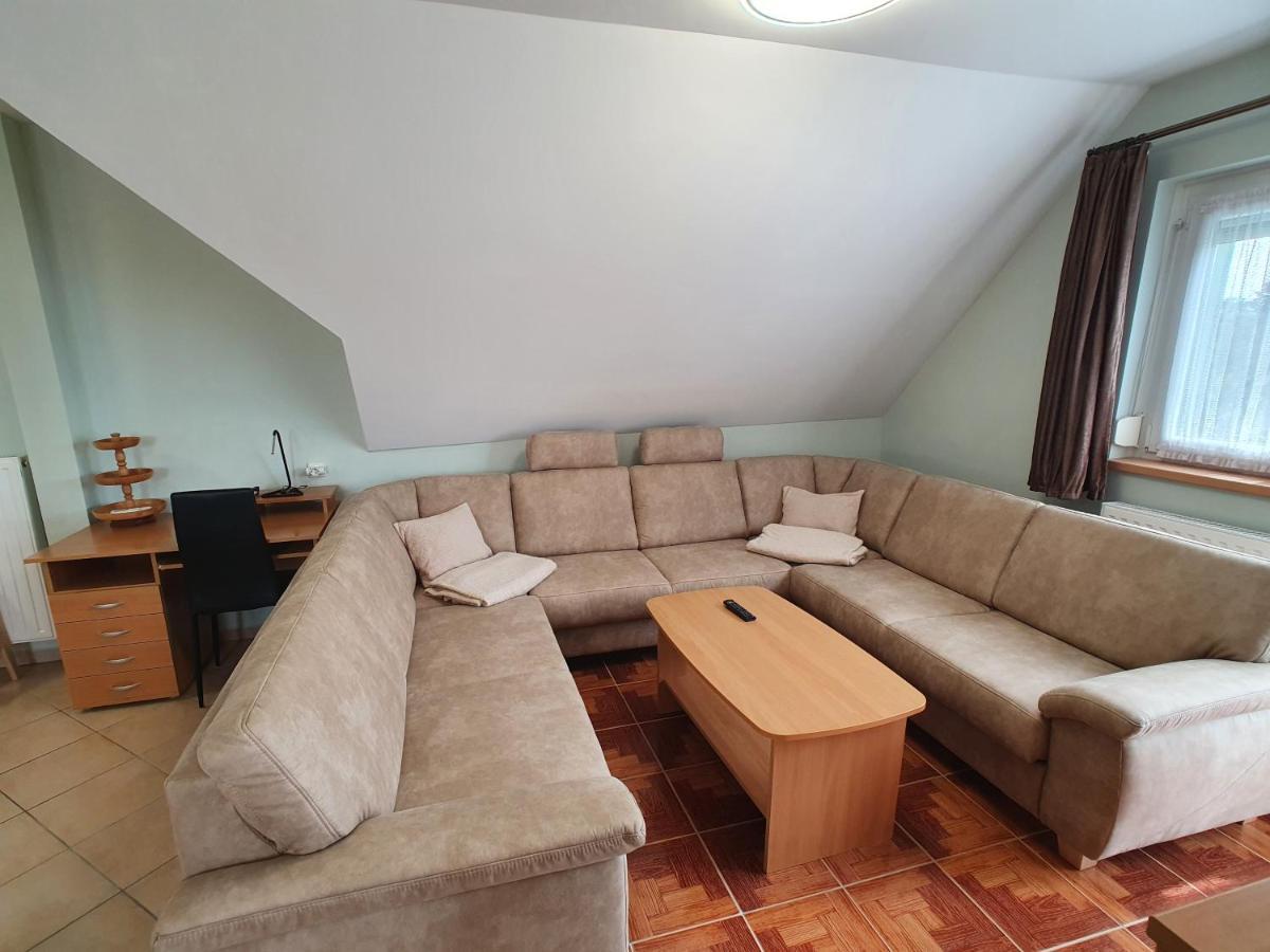 Krisztian Apartmanhaz Вонярцвашхедь Экстерьер фото