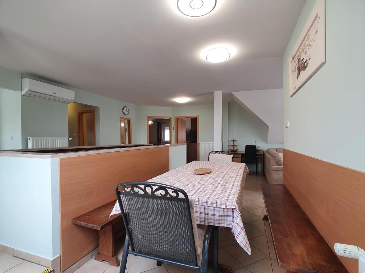 Krisztian Apartmanhaz Вонярцвашхедь Экстерьер фото