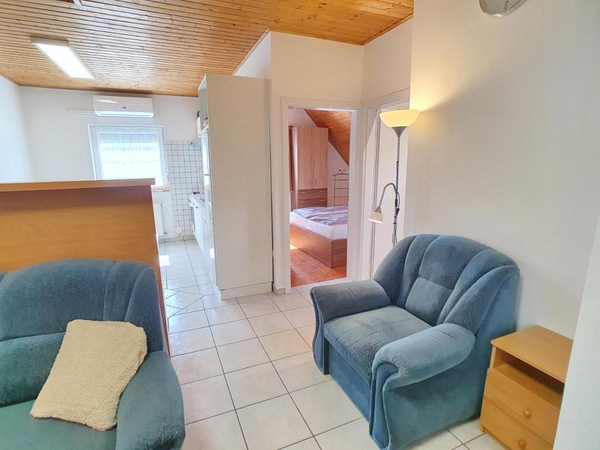 Krisztian Apartmanhaz Вонярцвашхедь Экстерьер фото