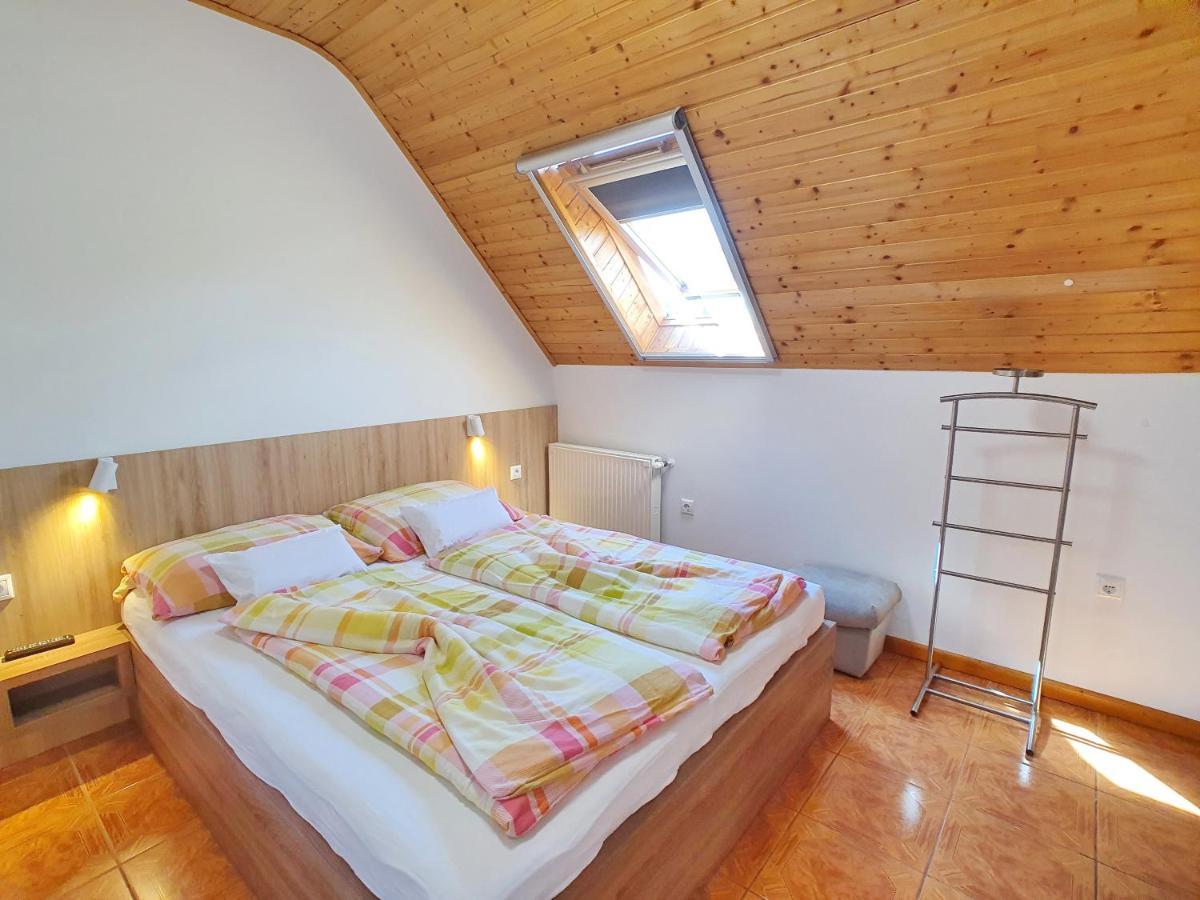 Krisztian Apartmanhaz Вонярцвашхедь Экстерьер фото
